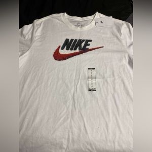 Men’s brand new Nike t-shirt men’s size XL